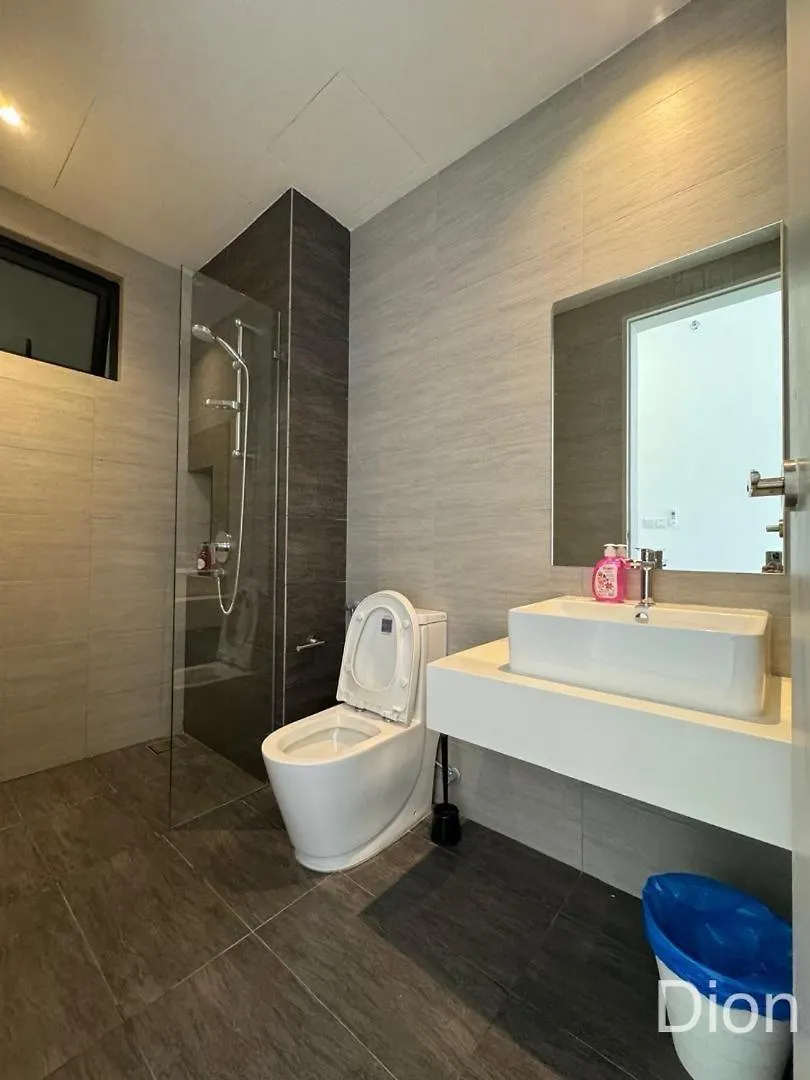 Apartment 3R2B Chan Sow Lin Trion 2 - 8 Pax Kuala Lumpur